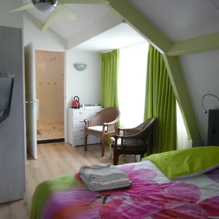 Bed & Breakfast Cozy *